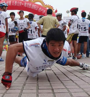 中国铁人耐力王奔跑在地狱里的圣徒-陈盆滨